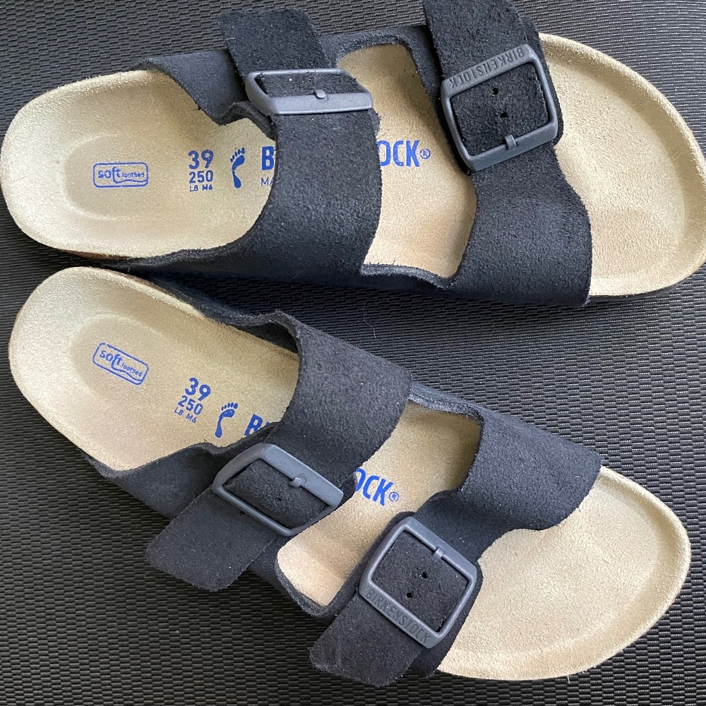 NWT Birkenstock Arizona size 39/8.5 soft footbed